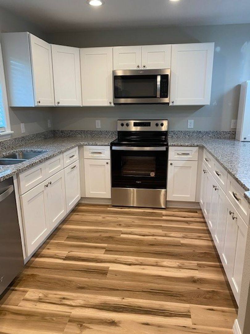 Townhouse for rent at 342 E Wisconsin Ave, Deland, FL 32724