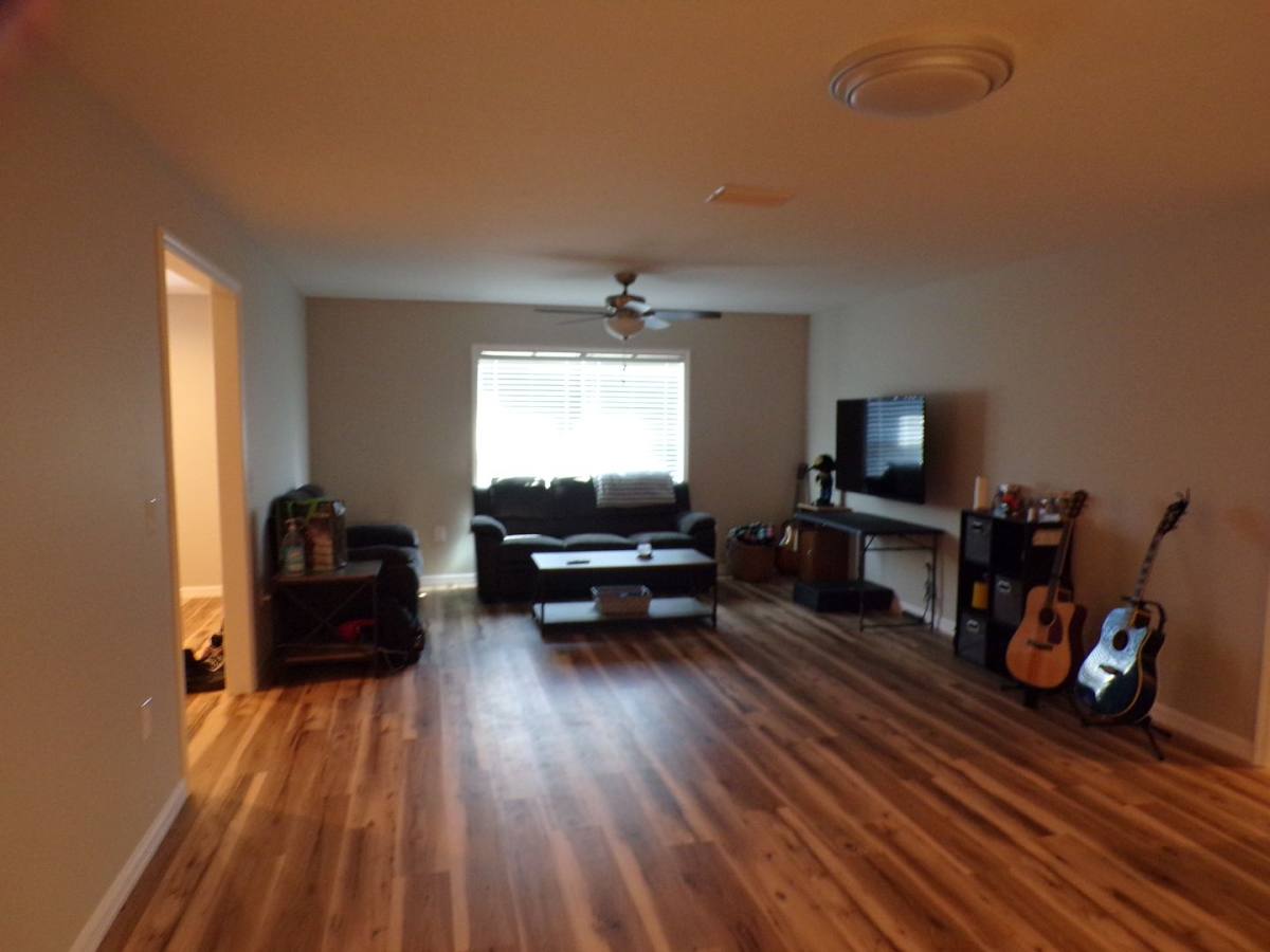 Townhouse for rent at 342 E Wisconsin Ave, Deland, FL 32724