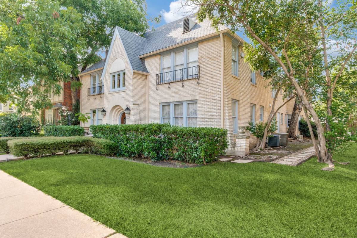 Apartment for rent at 4000 Hawthorne Ave, Dallas, TX 75219
