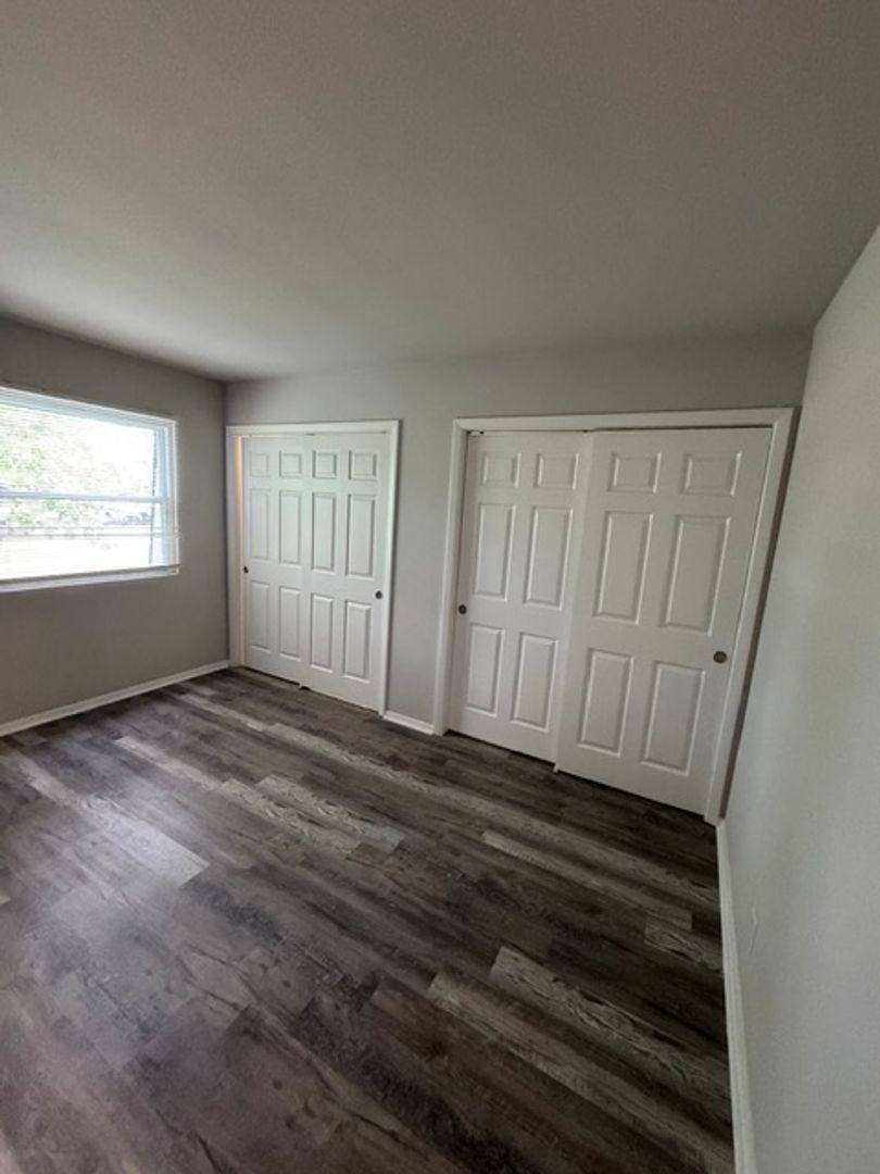 Apartment for rent at 1601 Reckinger Rd, Aurora, IL 60505