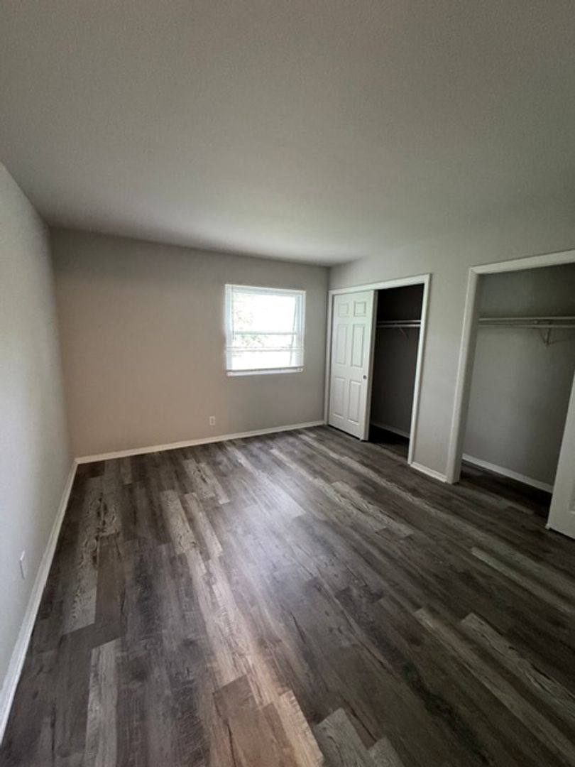 Apartment for rent at 1601 Reckinger Rd, Aurora, IL 60505