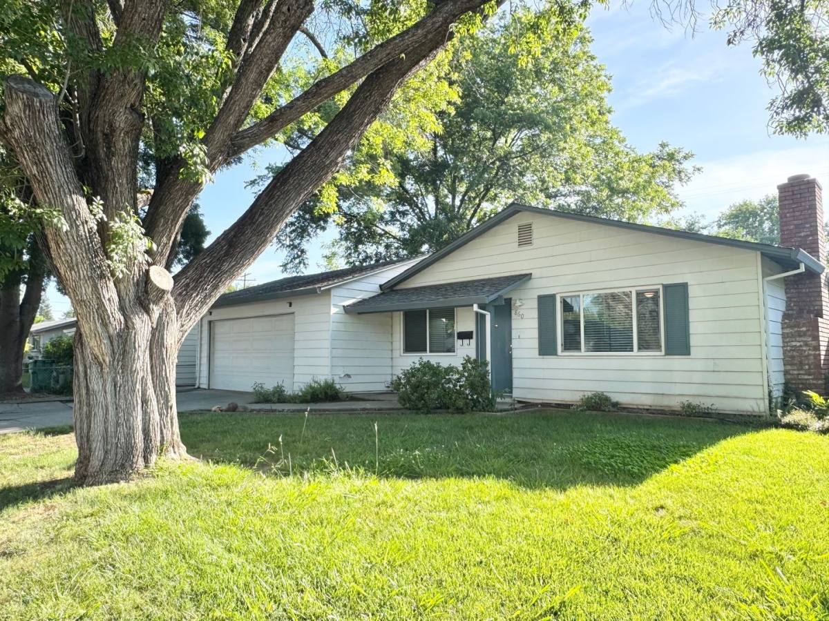 House for rent at 860 Inyo St, Chico, CA 95928