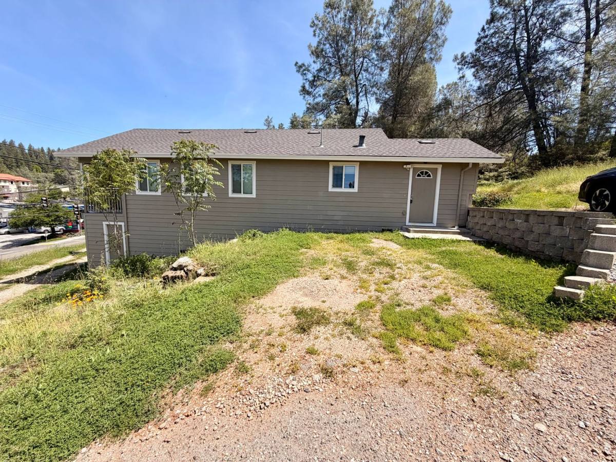 House for rent at 851 E Main St, Grass Valley, CA 95945
