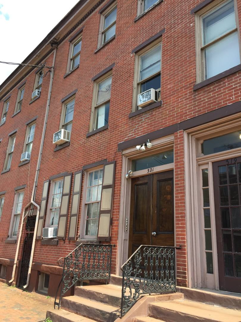 Apartment for rent at 319 Market St, Trenton, NJ 08611
