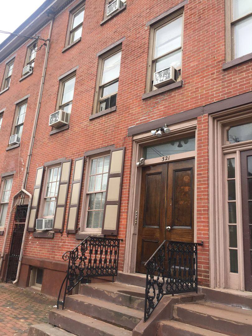 Apartment for rent at 323 Market St, Trenton, NJ 08611