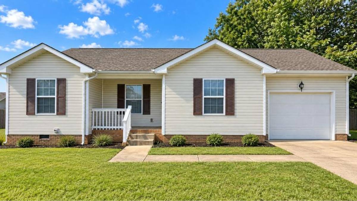 House for rent at 208 Ruf Dr, Oak Grove, KY 42262