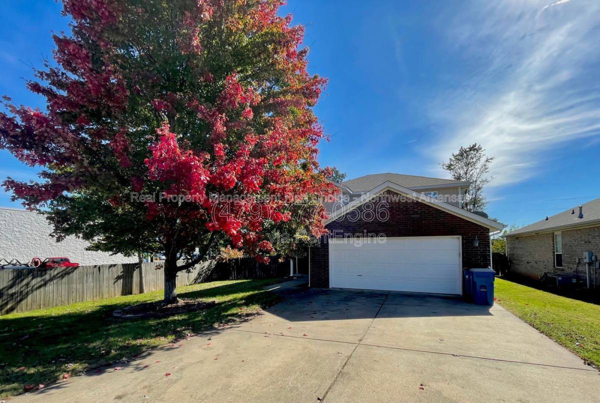 House for rent at 3705 SW Hansom Loop, Bentonville, AR 72712