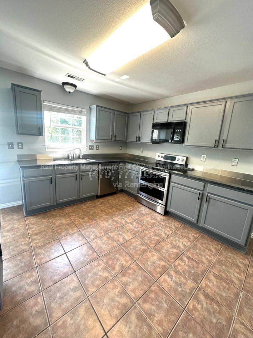 House for rent at 3705 SW Hansom Loop, Bentonville, AR 72712