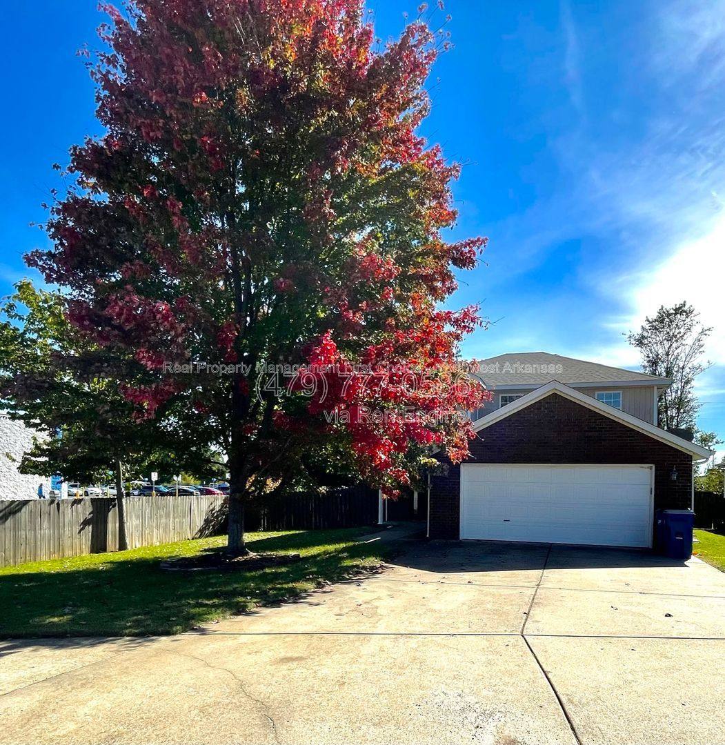 House for rent at 3705 SW Hansom Loop, Bentonville, AR 72712