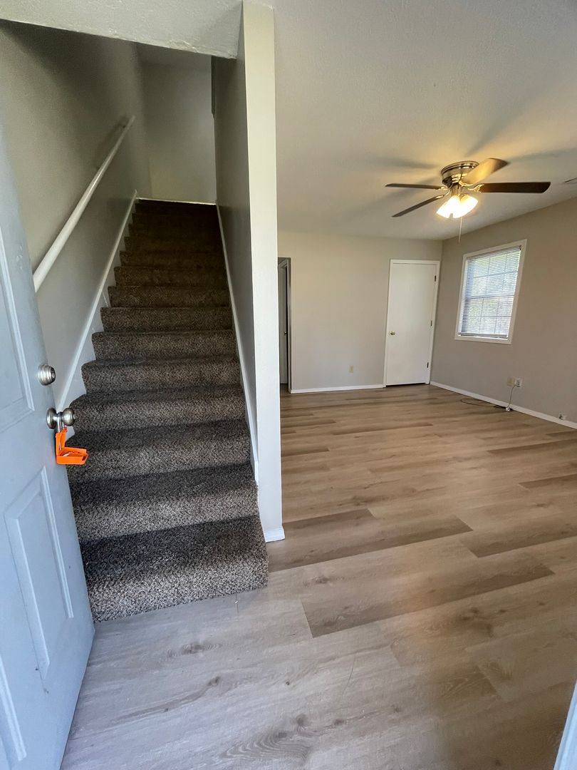 Townhouse for rent at 521 B N Oak Grove Ave, Springfield, MO 65802