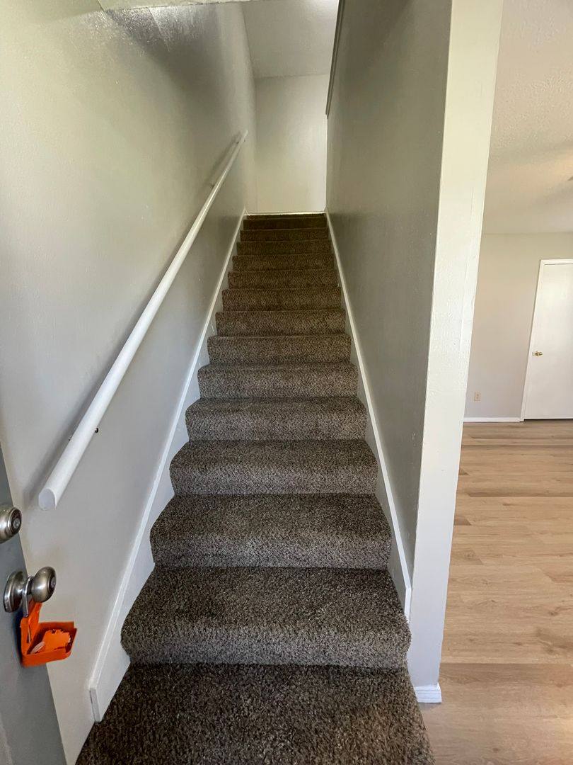 Townhouse for rent at 521 B N Oak Grove Ave, Springfield, MO 65802