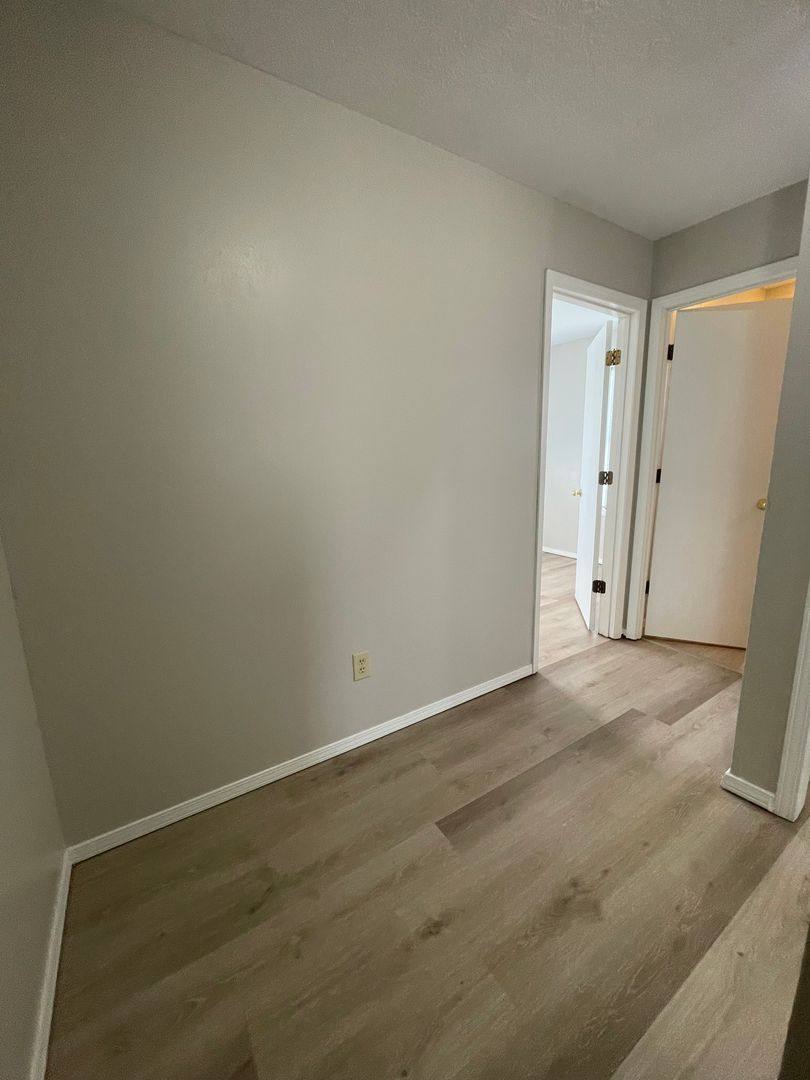 Townhouse for rent at 521 B N Oak Grove Ave, Springfield, MO 65802