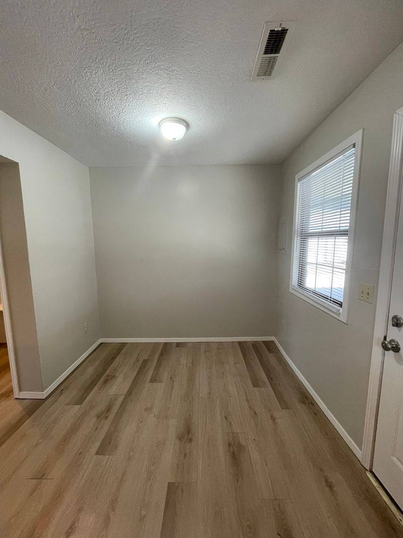 Townhouse for rent at 521 B N Oak Grove Ave, Springfield, MO 65802