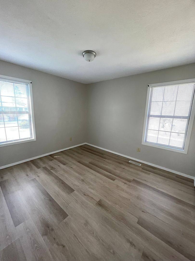 Townhouse for rent at 521 B N Oak Grove Ave, Springfield, MO 65802