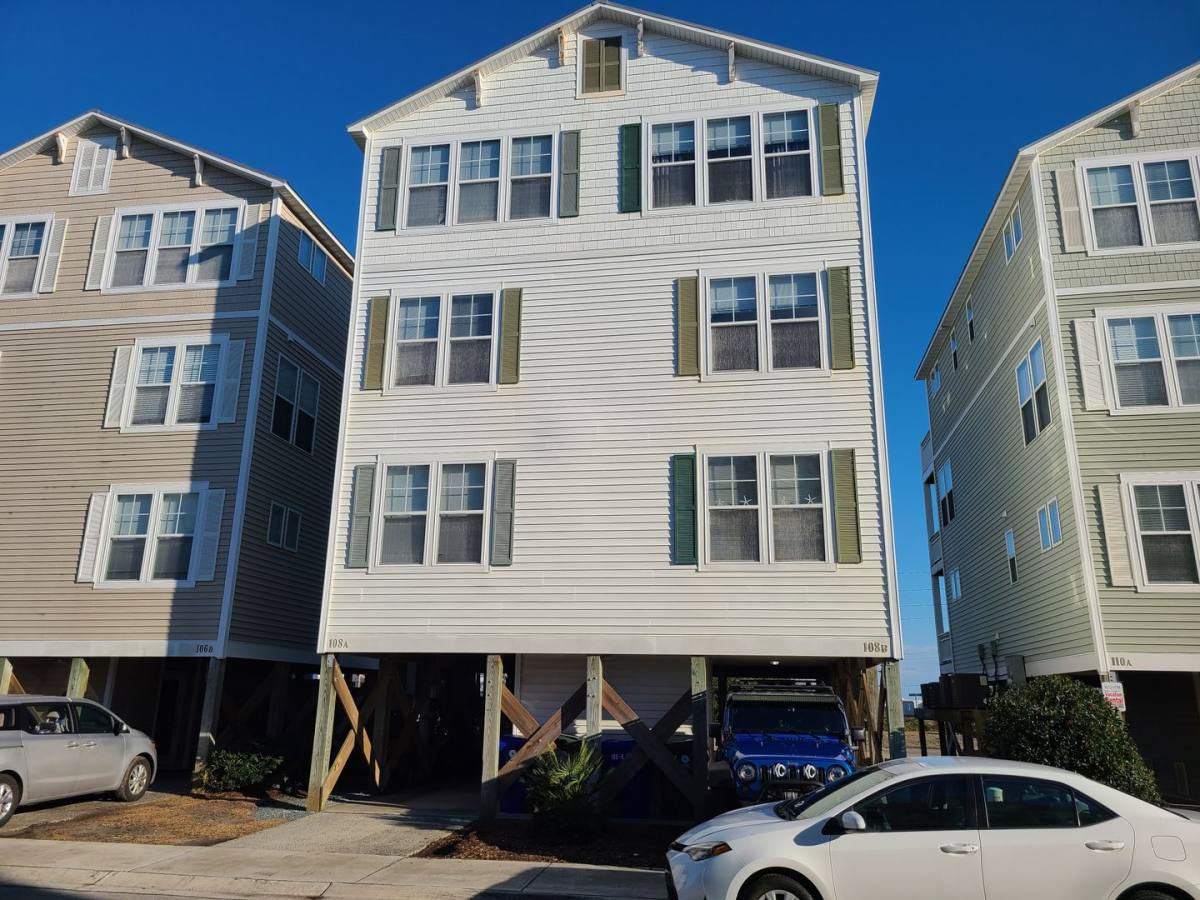Townhouse for rent at 108B Egret Landing Court, Holly Ridge, NC 28445