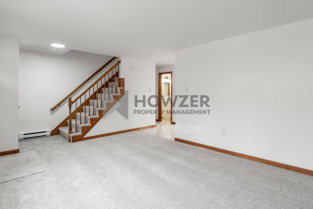 Townhouse for rent at 21 Pleasant Park, Millis, MA 02054