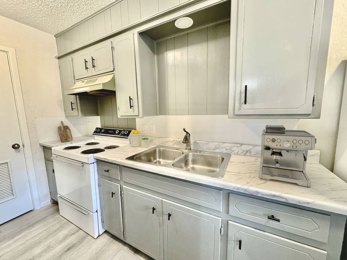 Apartment for rent at 1101 52nd St, Lubbock, TX 79412