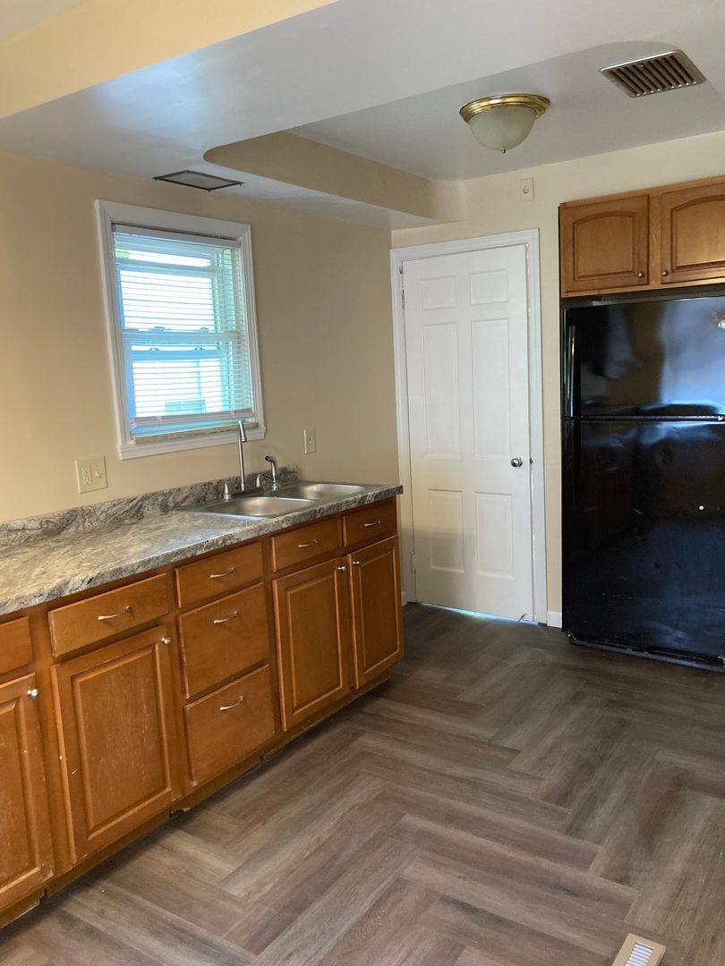 House for rent at 4206 Hinsdale Rd, Cleveland, OH 44121