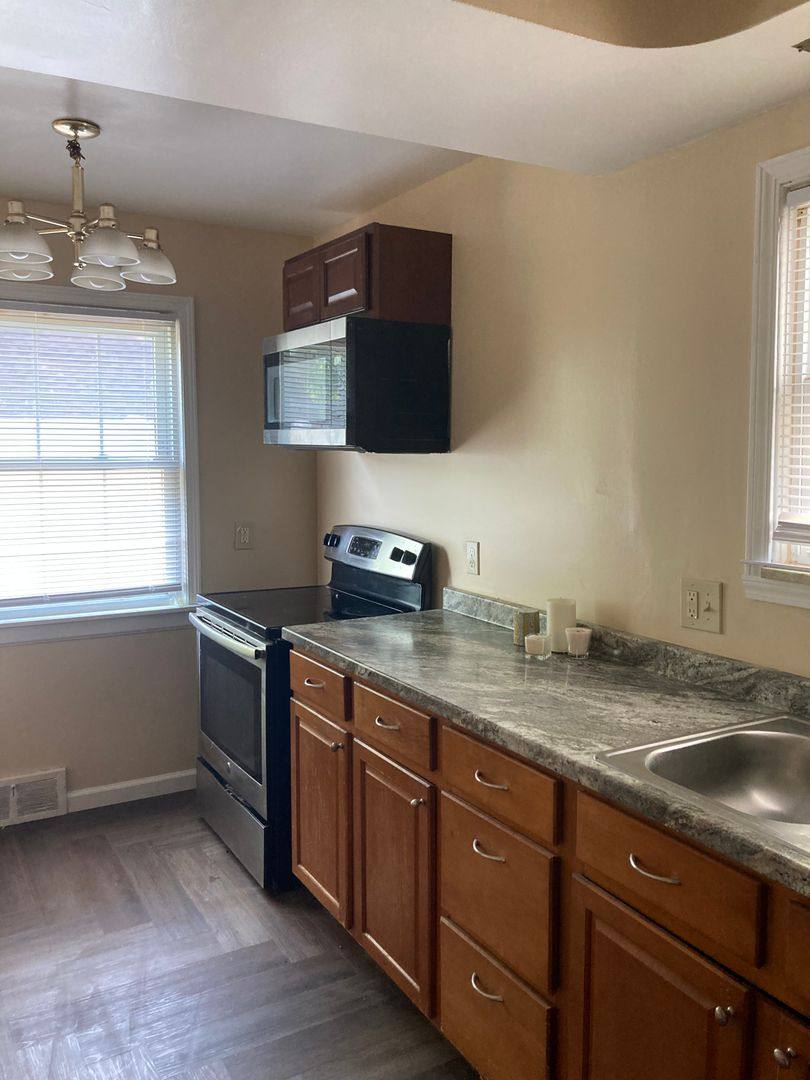 House for rent at 4206 Hinsdale Rd, Cleveland, OH 44121