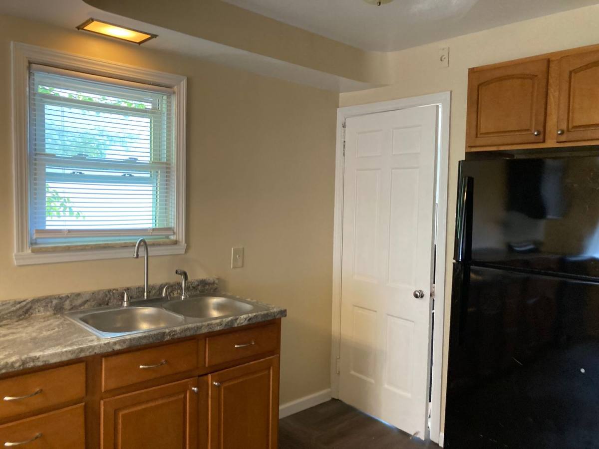 House for rent at 4206 Hinsdale Rd, Cleveland, OH 44121