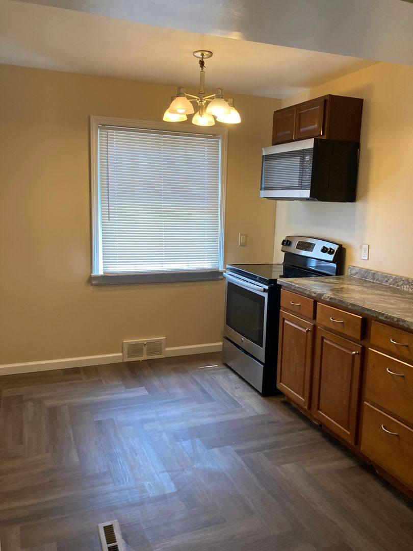 House for rent at 4206 Hinsdale Rd, Cleveland, OH 44121