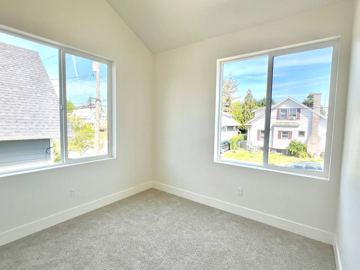Townhouse for rent at 206 N Blandena St, Portland, OR 97217