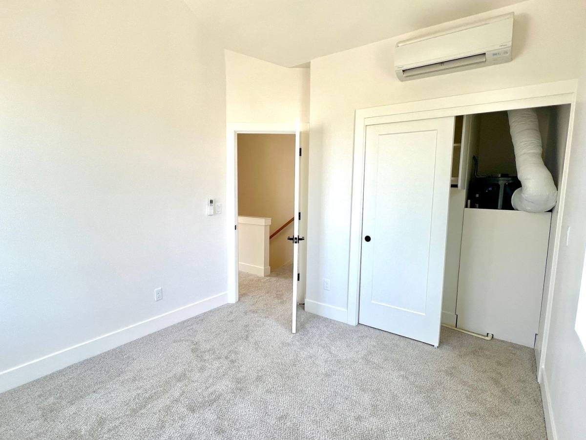 Townhouse for rent at 206 N Blandena St, Portland, OR 97217
