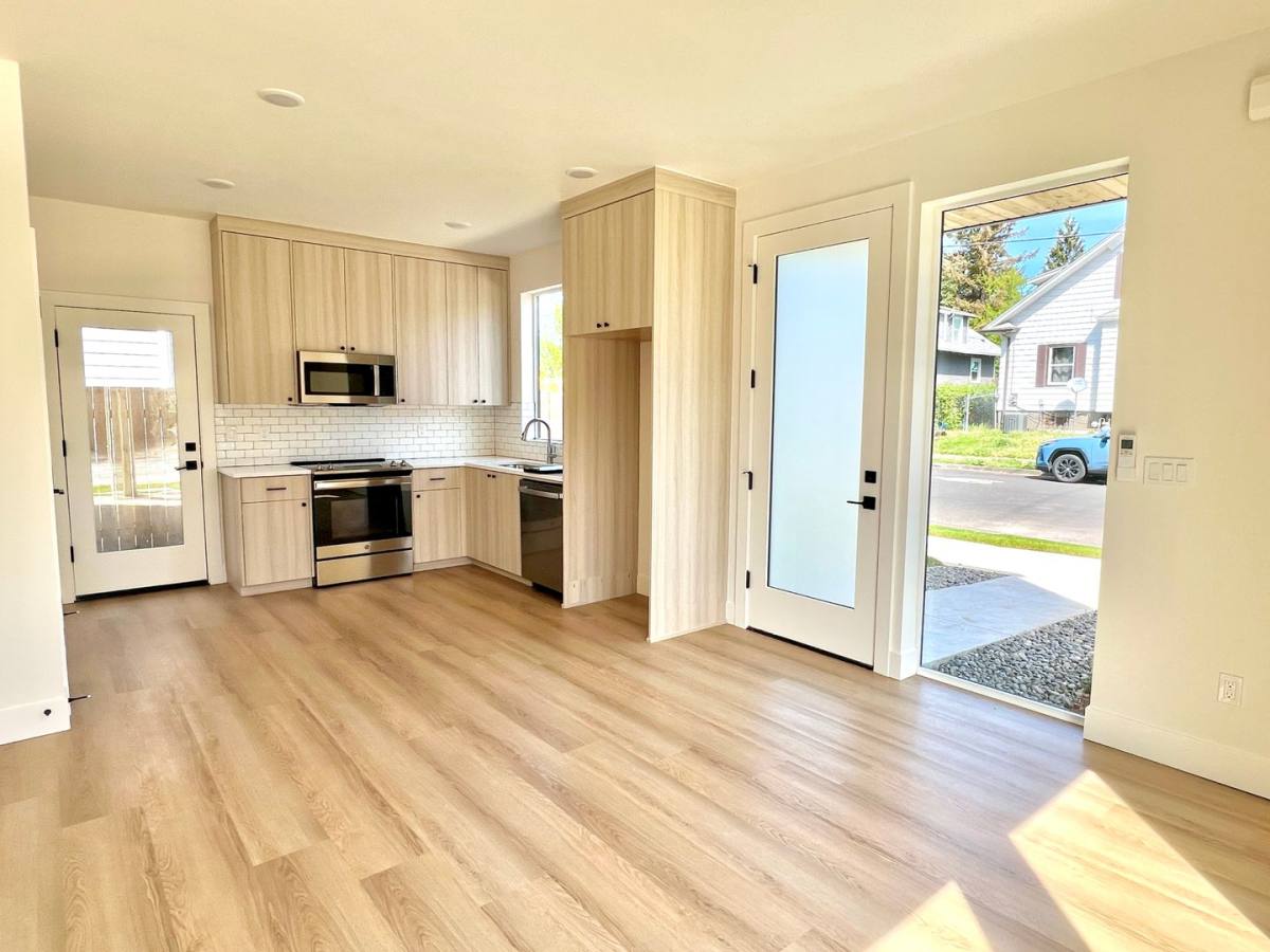 Townhouse for rent at 206 N Blandena St, Portland, OR 97217