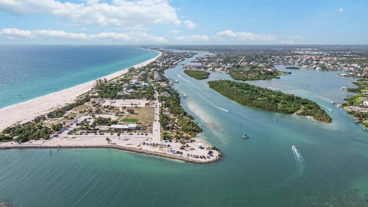 Apartment for rent at 1555 Tarpon Center Dr #G 235, Venice, FL 34285