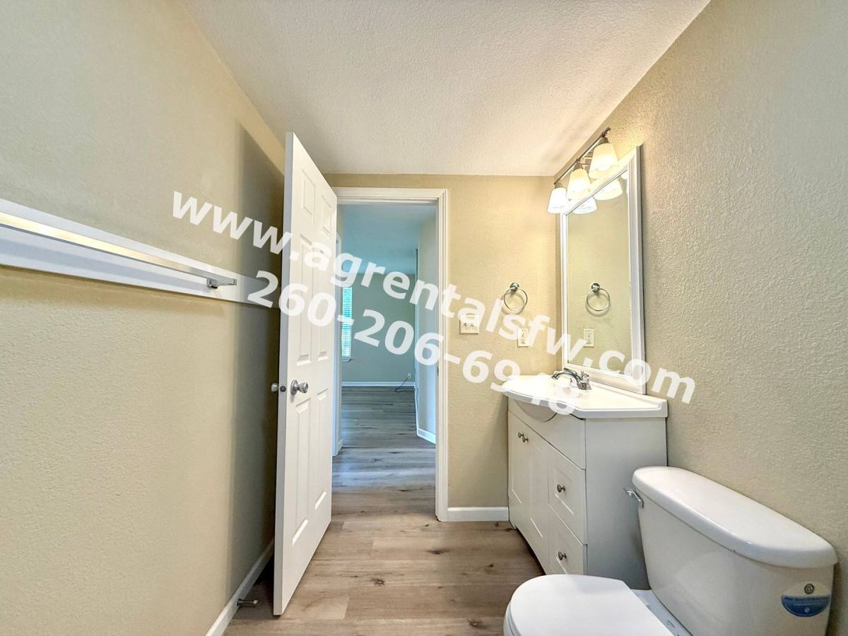 Apartment for rent at 337 Lincoln St, Auburn, IN 46706