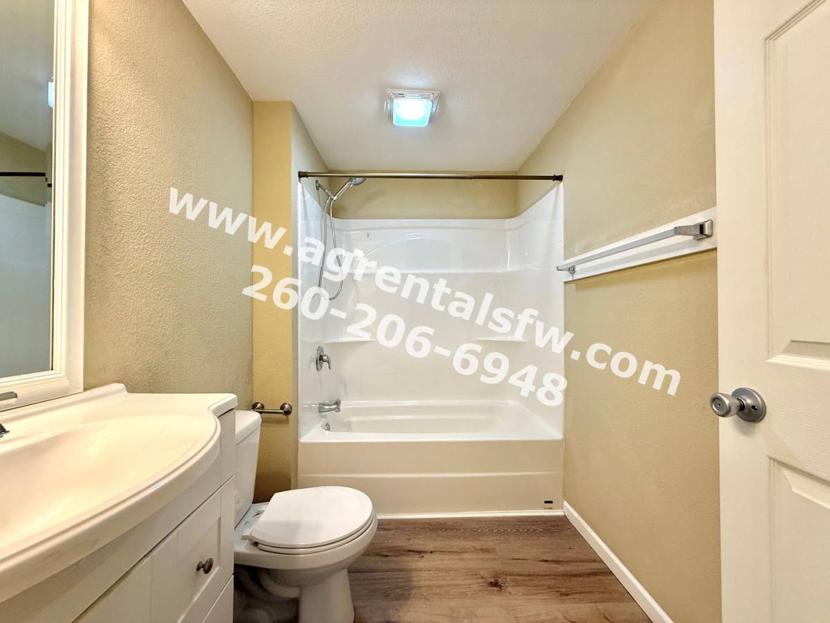 Apartment for rent at 337 Lincoln St, Auburn, IN 46706