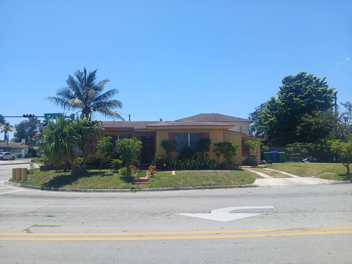 House for rent at 1702 NW 3 St, Miami, FL 33125