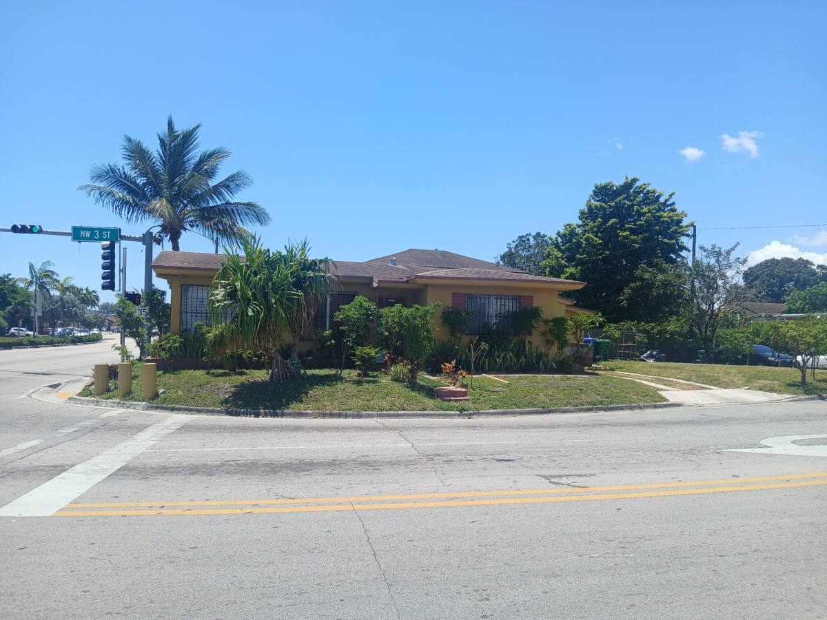 House for rent at 1702 NW 3 St, Miami, FL 33125