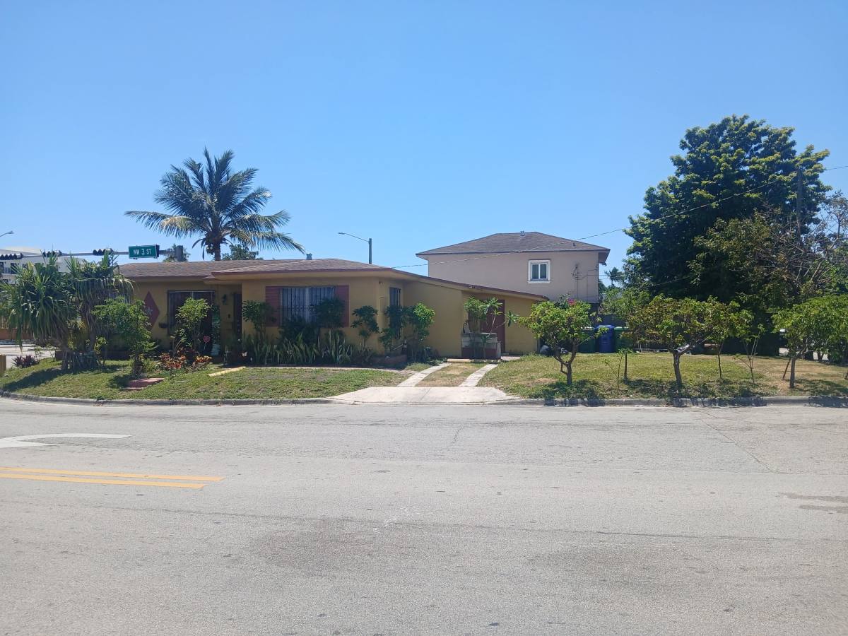 House for rent at 1702 NW 3 St, Miami, FL 33125