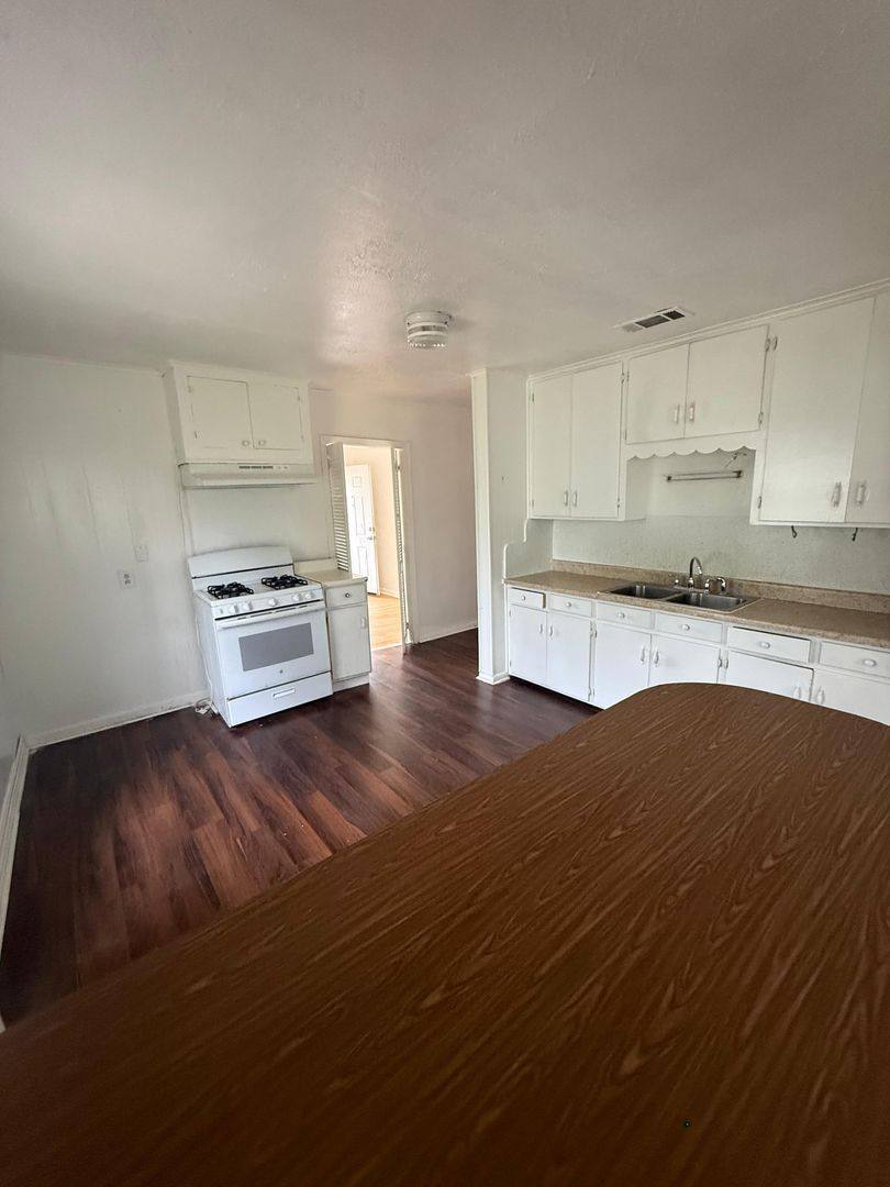 House for rent at 3255 Waverly St, Beaumont, TX 77705