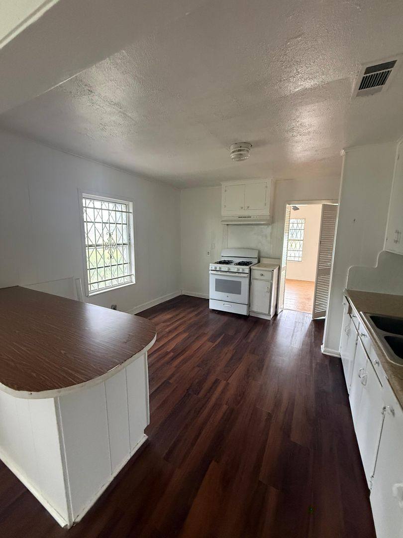 House for rent at 3255 Waverly St, Beaumont, TX 77705