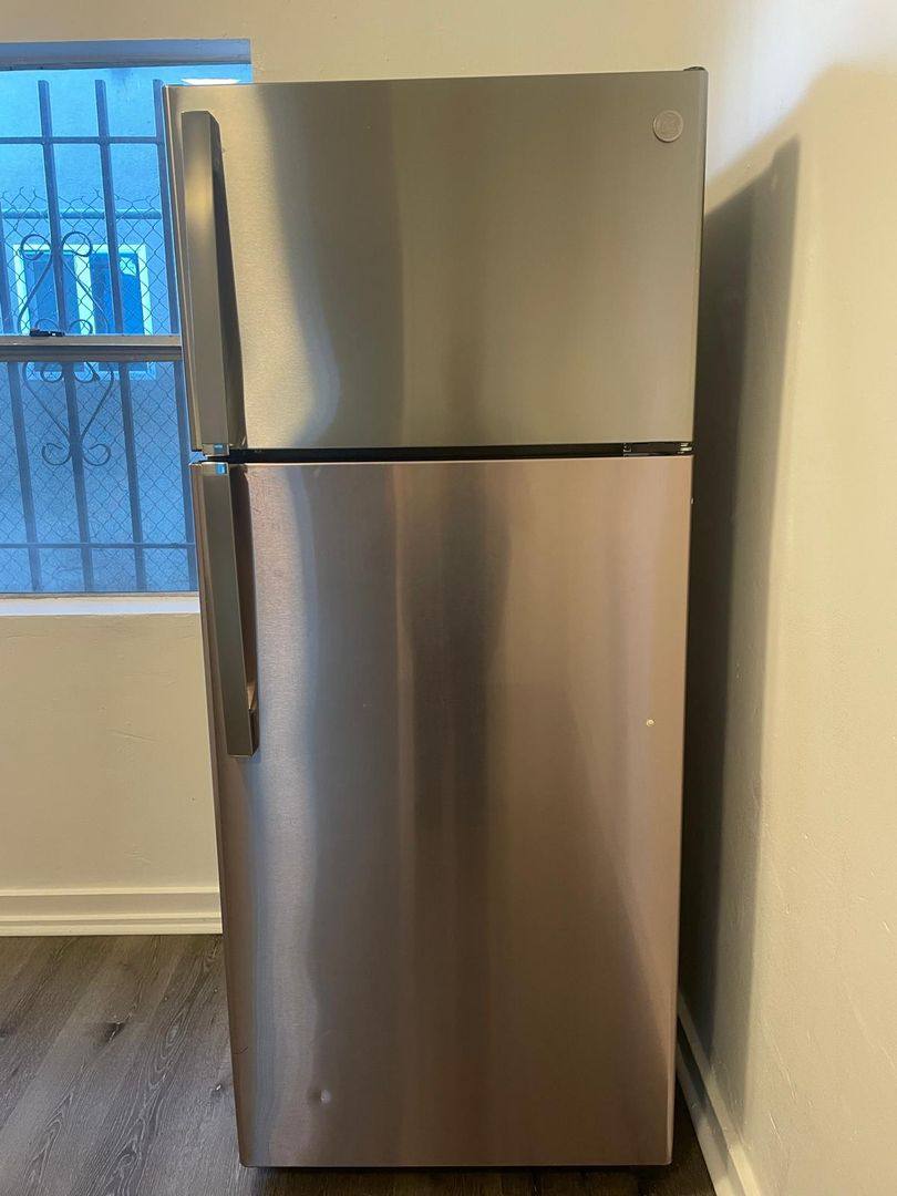 Apartment for rent at 825, 829 & 833 E, Los Angeles, CA 90059
