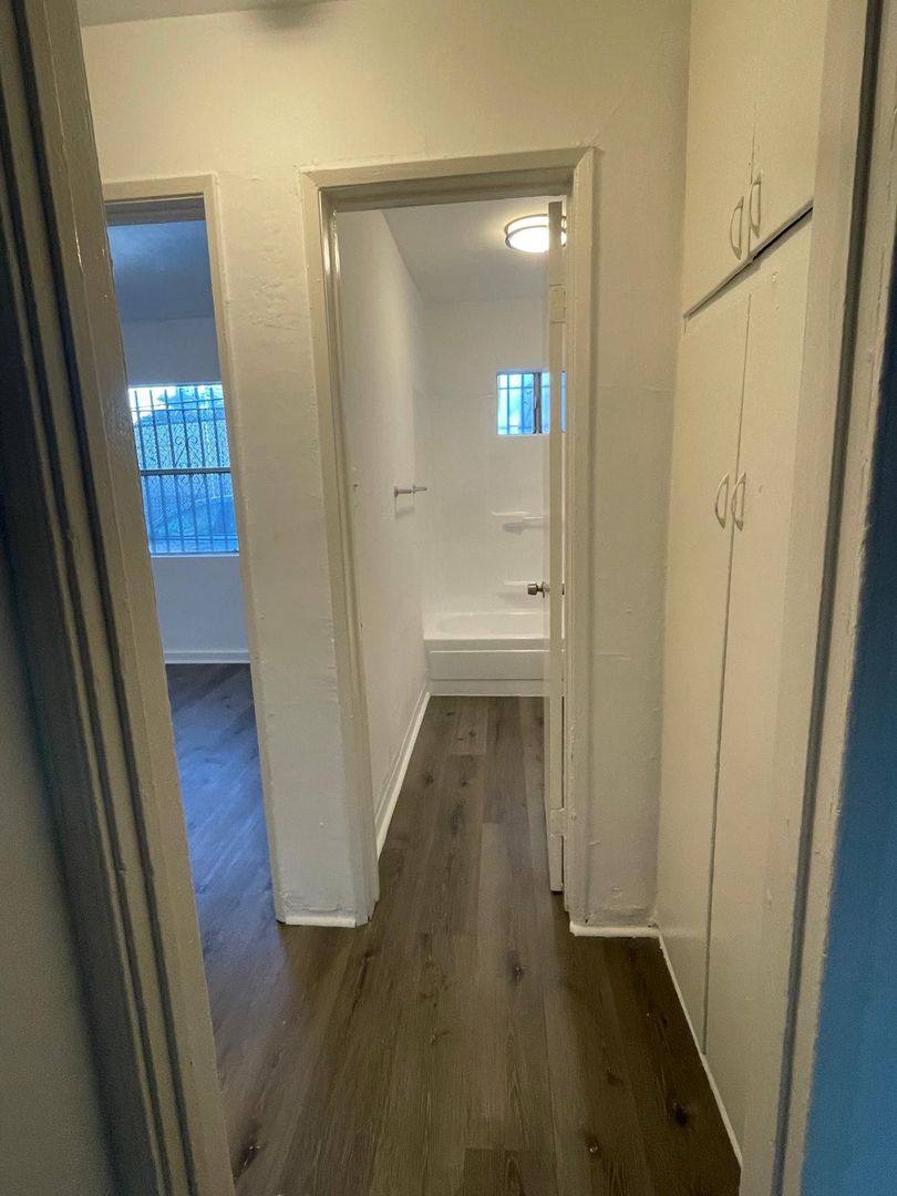 Apartment for rent at 825, 829 & 833 E, Los Angeles, CA 90059