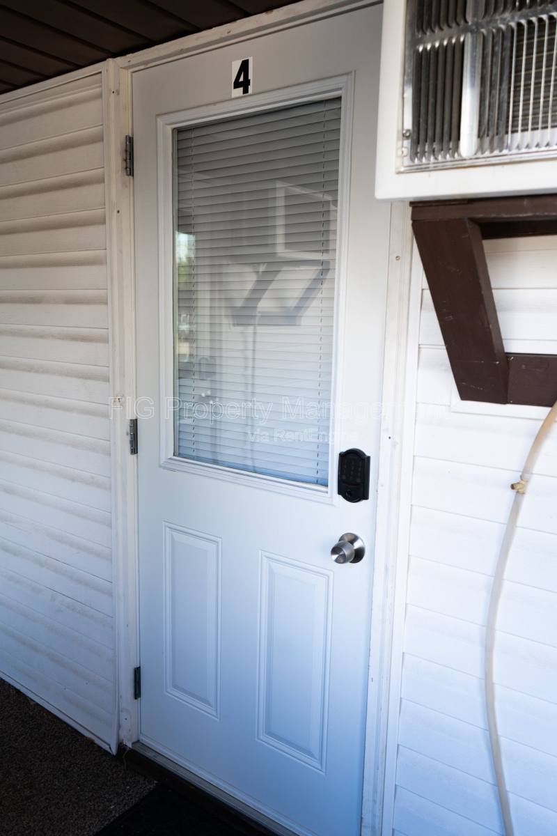 Apartment for rent at 707 W Race St #4, Kingston, TN 37763
