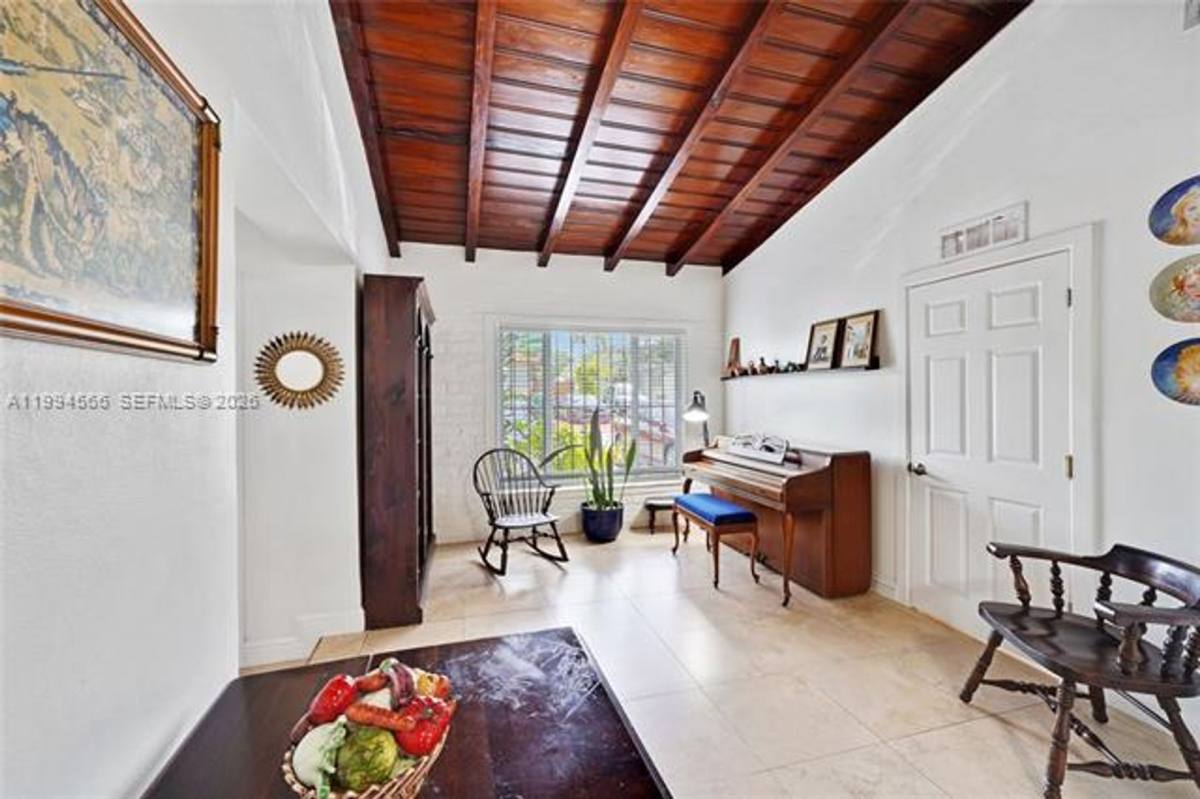 House for rent at 2834 SW 33rd Ave, Miami, FL 33133
