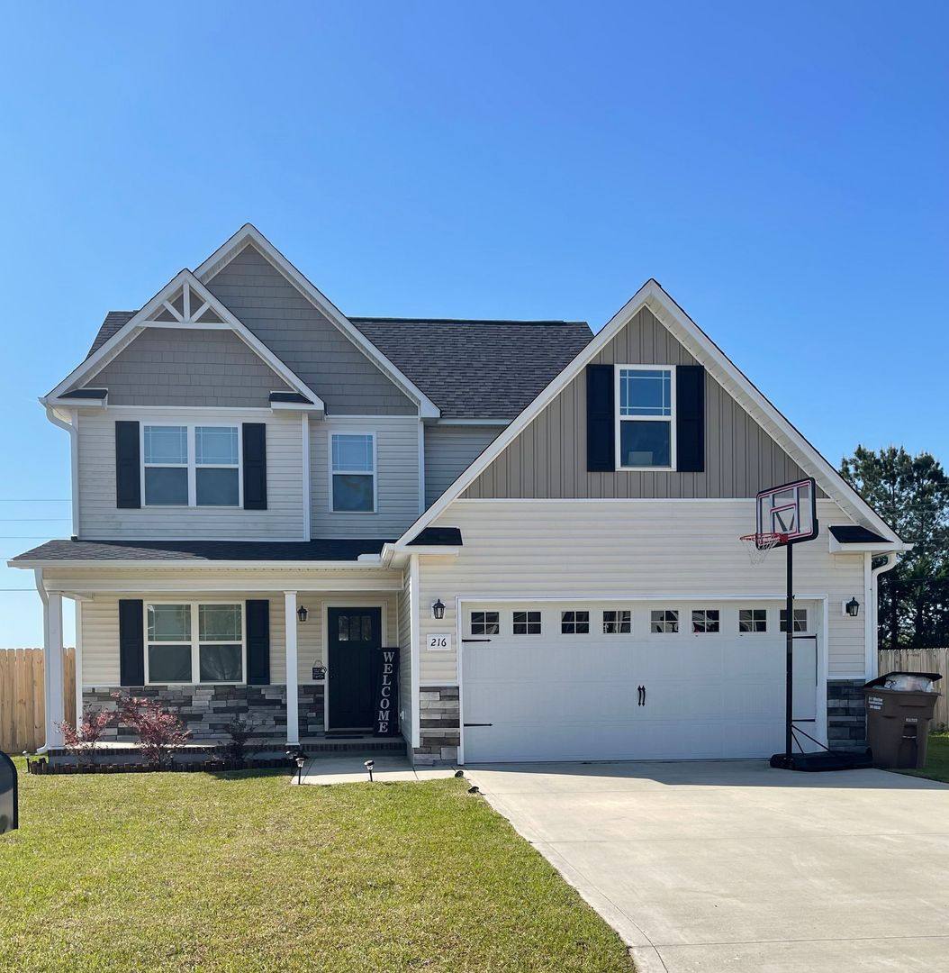 House for rent at 216 Holly Grove Court E, Jacksonville, NC 28540