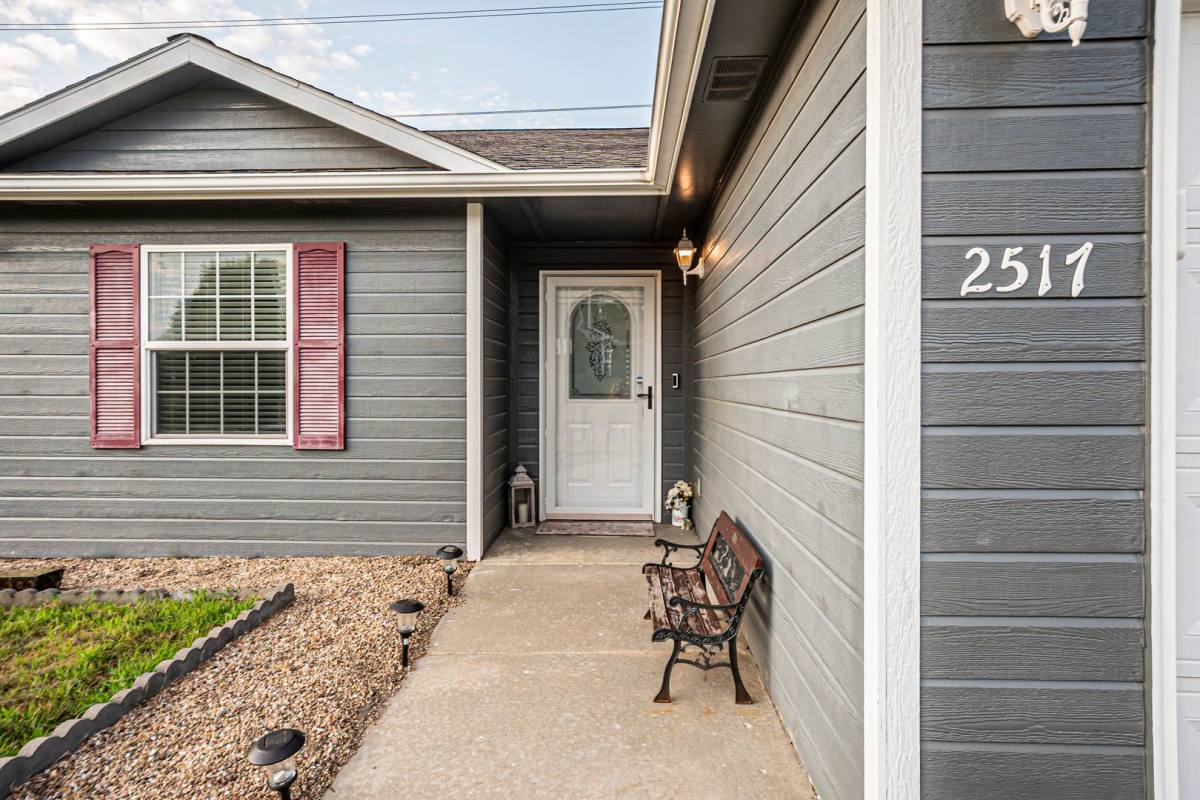 Apartment for rent at 2517 Elm Creek Dr, Junction City, KS 66441