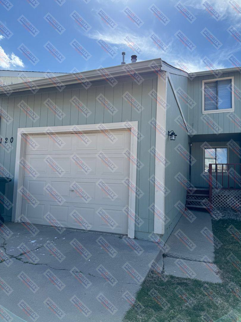 Townhouse for rent at 120 Westhills Loop, Gillette, WY 82718