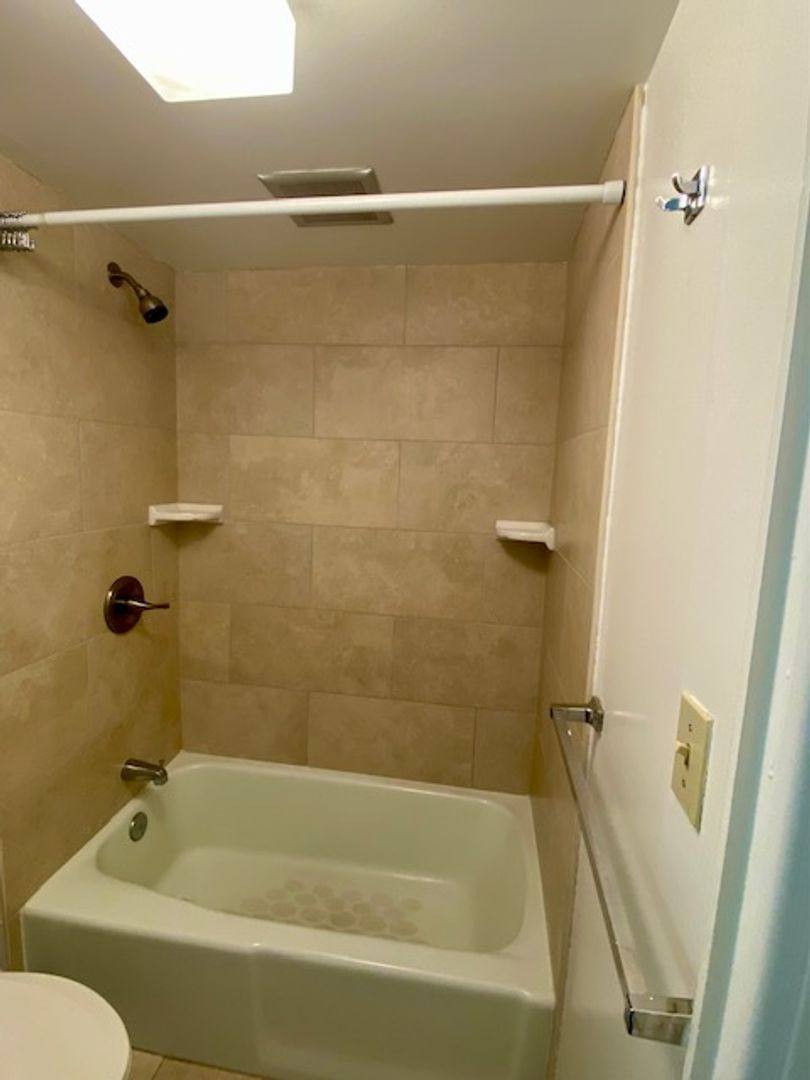 Apartment for rent at 2140 Kuhio Ave, Honolulu, HI 96815