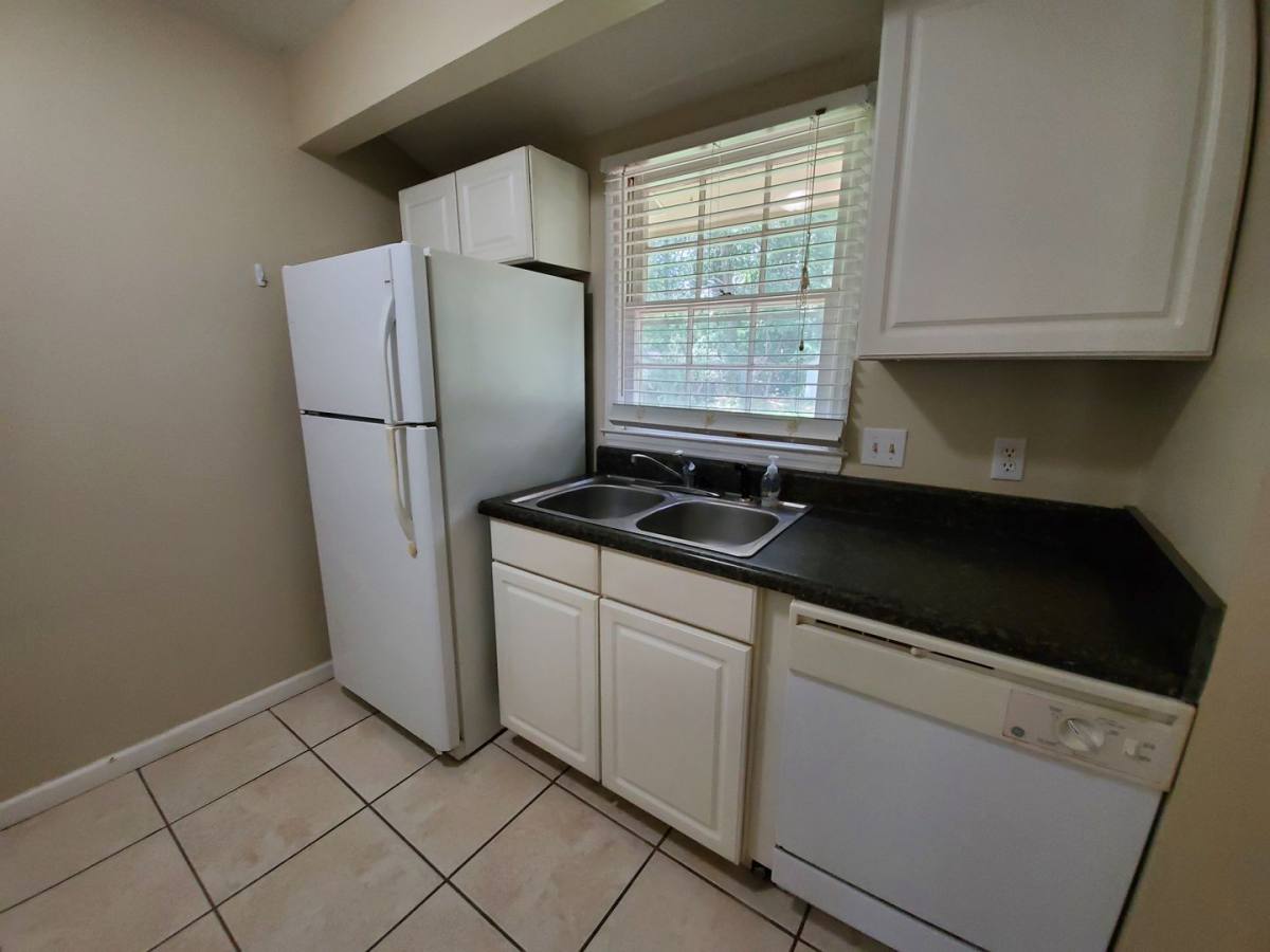 House for rent at 105 Springdale Rd, Statesboro, GA 30458