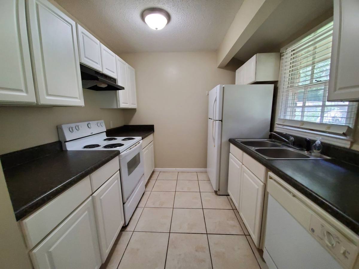 House for rent at 105 Springdale Rd, Statesboro, GA 30458
