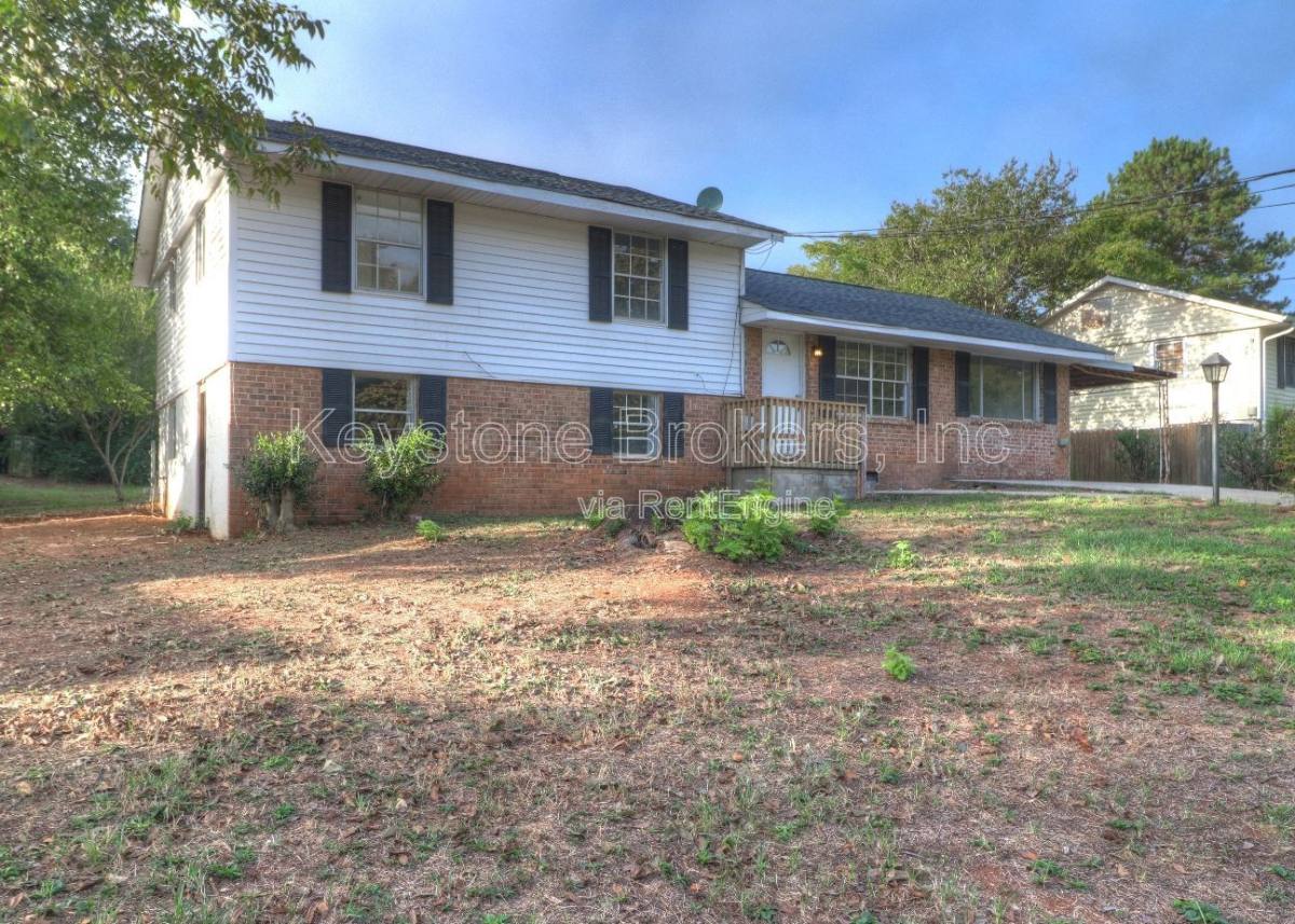 House for rent at 8774 Channing Dr, Jonesboro, GA 30238