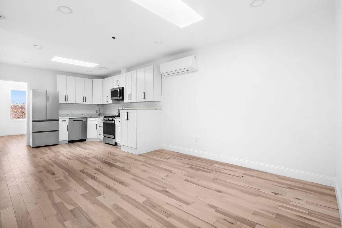 Apartment for rent at 955 Pacific St #3, Brooklyn, NY 11238