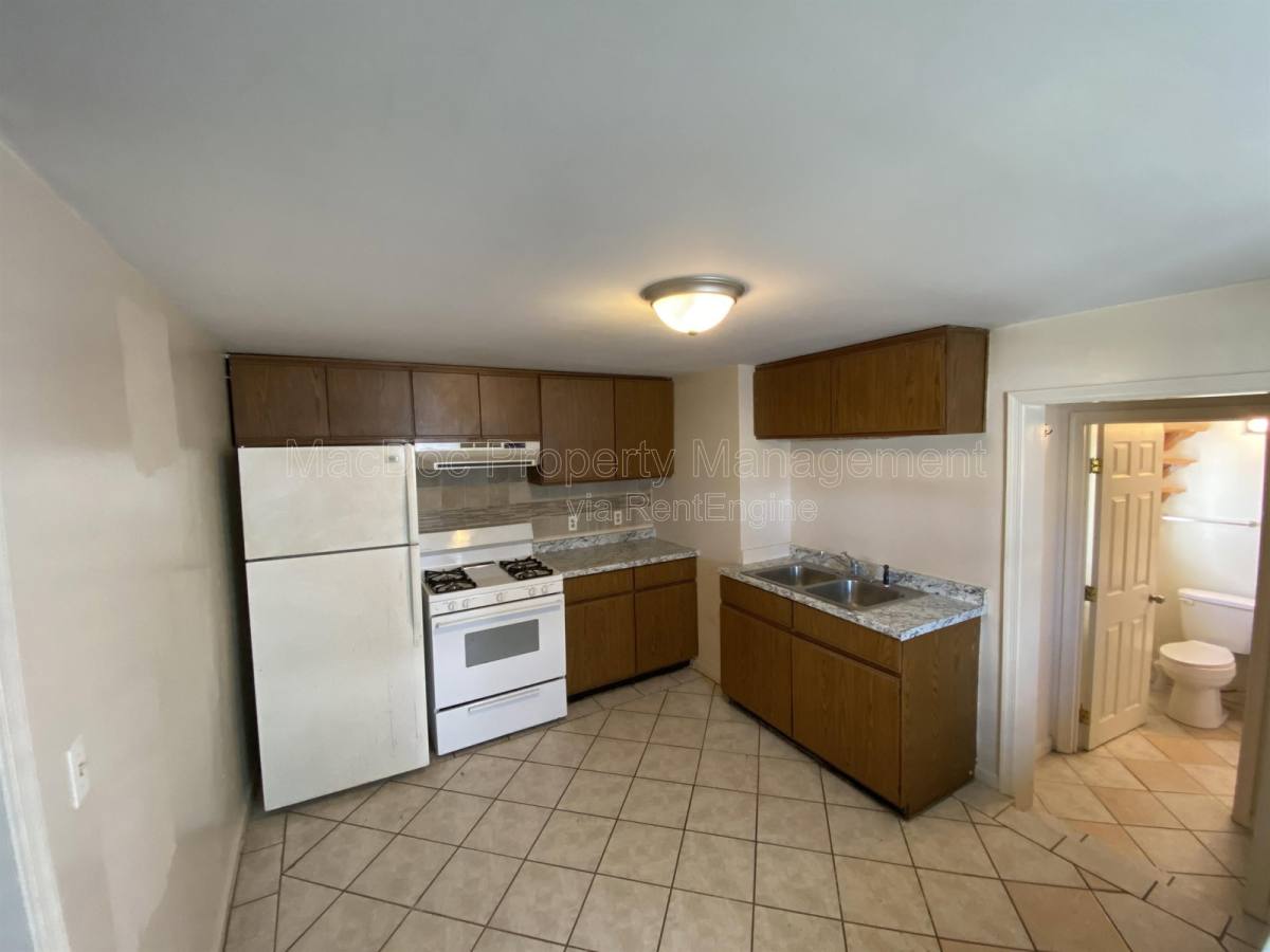 Apartment for rent at 1414 Princess Anne St, Fredericksburg, VA 22401