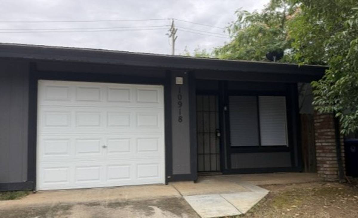 Apartment for rent at 10918-10920 Scotsman Way, Rancho Cordova, CA 95670